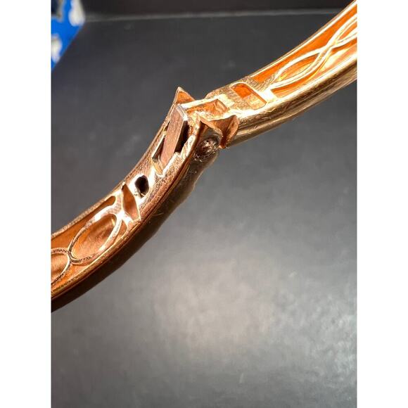 SOLD

Shungite and copper cuff bracelet with rose gold plating and magnets - Picture 7 of 10